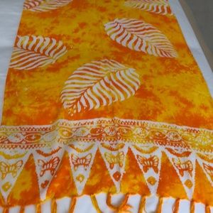 Yellow/white/orange pareo